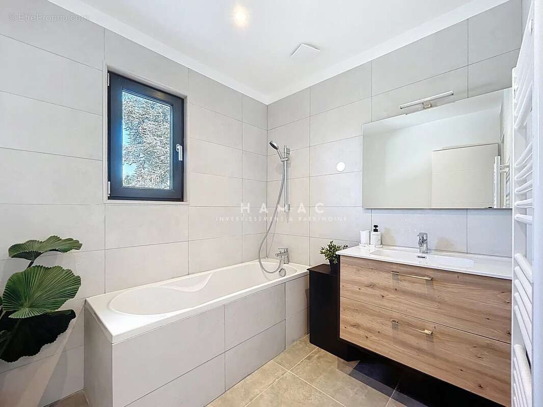 Maison à TASSIN-LA-DEMI-LUNE