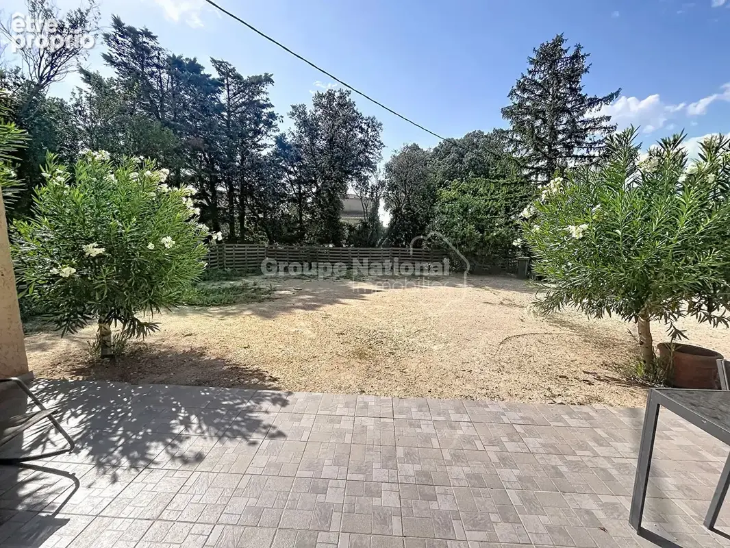 Châteauneuf-du-Pape : Appartement T3 de 86 m² - PLAIN PIED - avec un grand extérieur privatif de 340 m² - photo 2