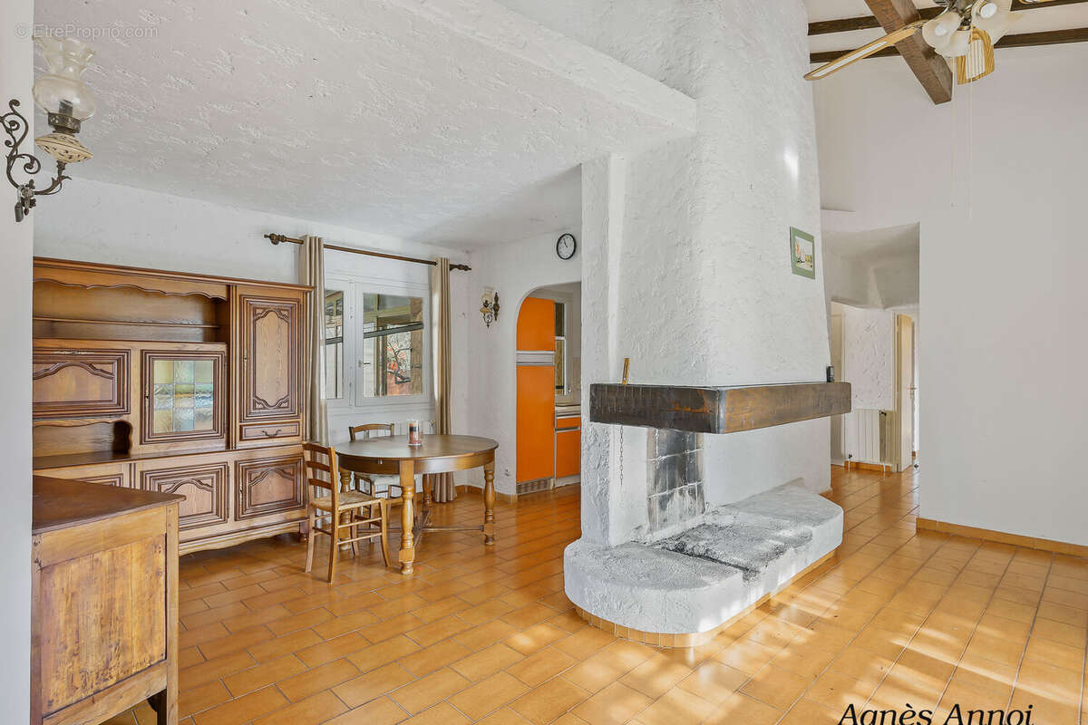 Maison 109 m² à Meounes-Les-Montrieux  - photo 85