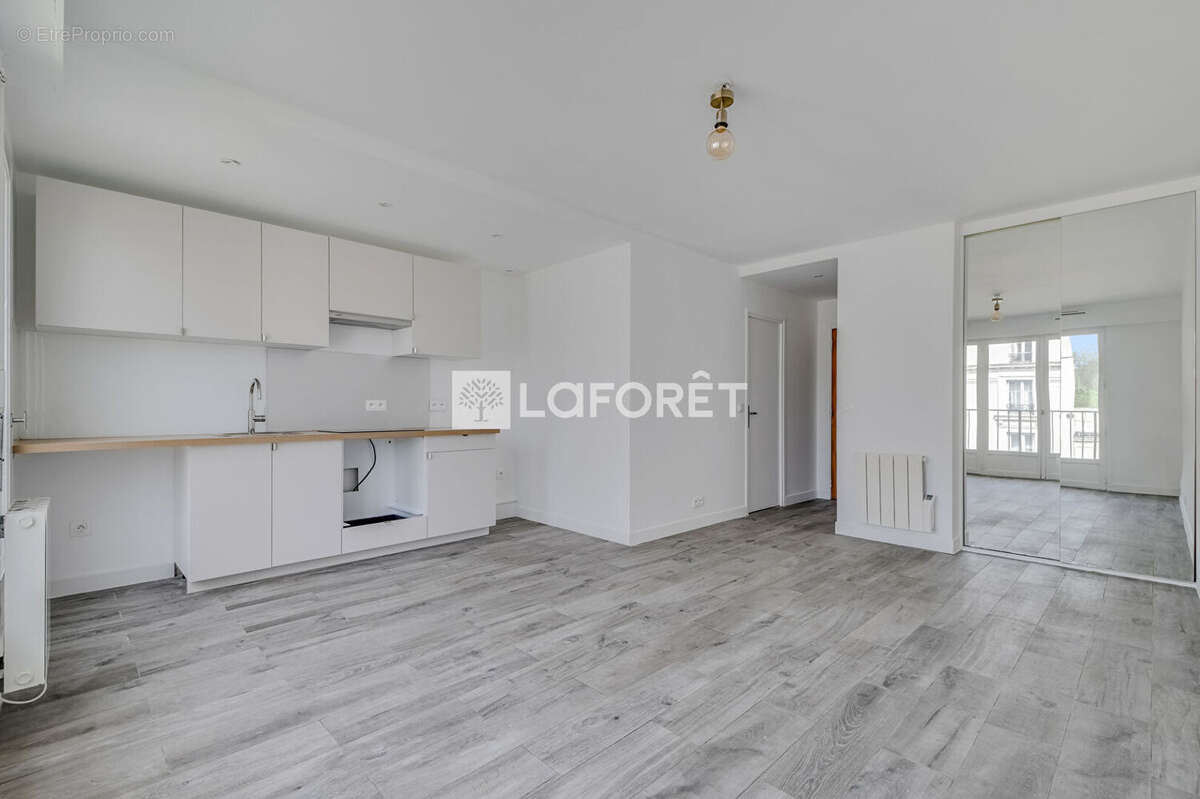 Appartement à PARIS-20E