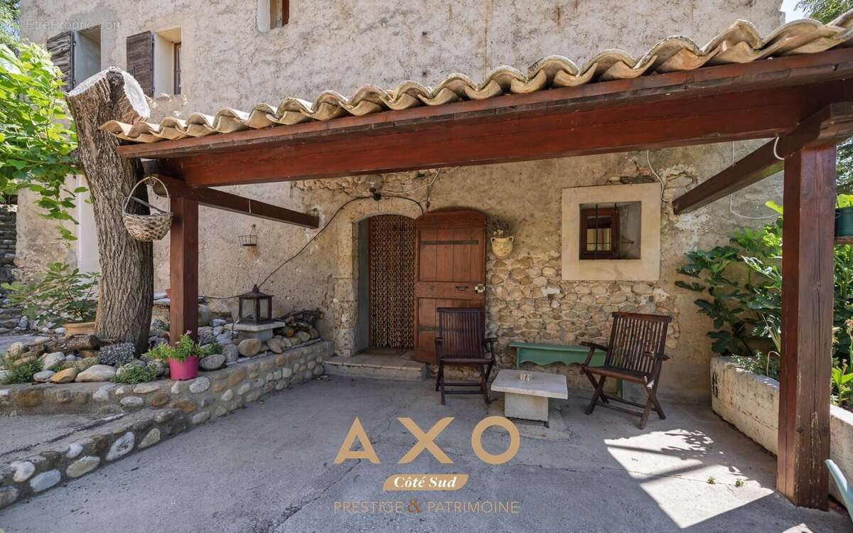 Allemagne-en-provence - bastide - 696 m² - 5 habitations - piscine 15x7 - terrain 1 ha - 995 000  - photo 16