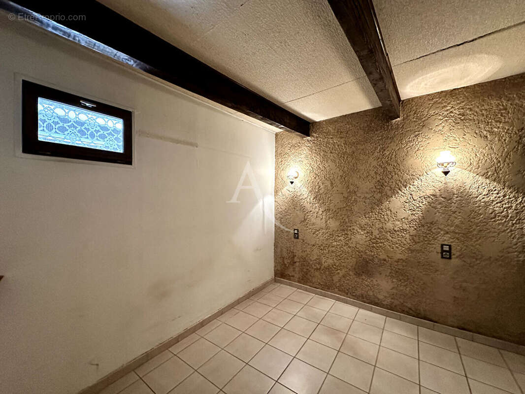 Appartement à VOLONNE