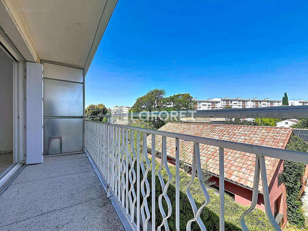 Studio 30 m² avec balcon, parking et cellier - Quartier Estanove - photo 7