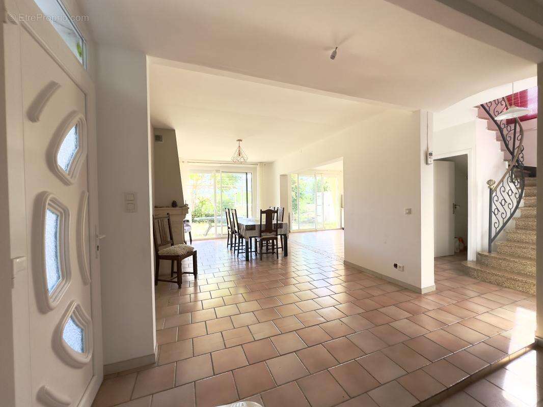 Maison à LES SALLES-DU-GARDON