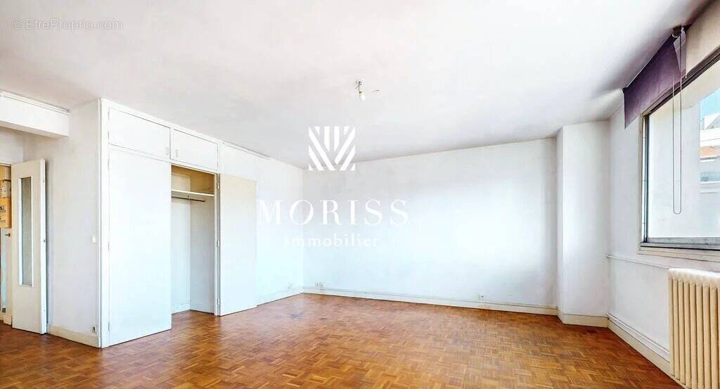 Appartement à CHARENTON-LE-PONT