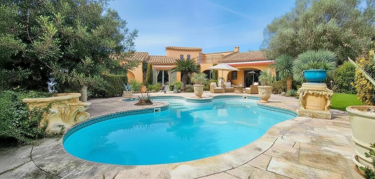 Maison à SAINT-CYPRIEN