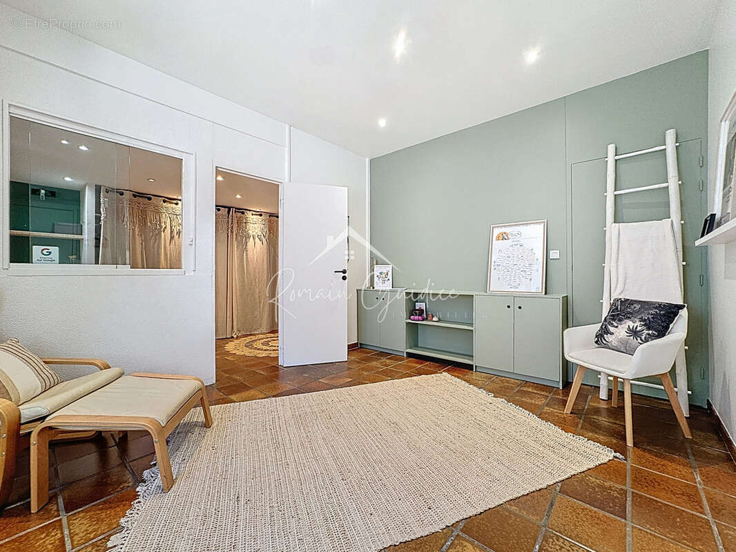 Appartement f3 67 m2 atypique pour 90 m2 au sol - photo 10