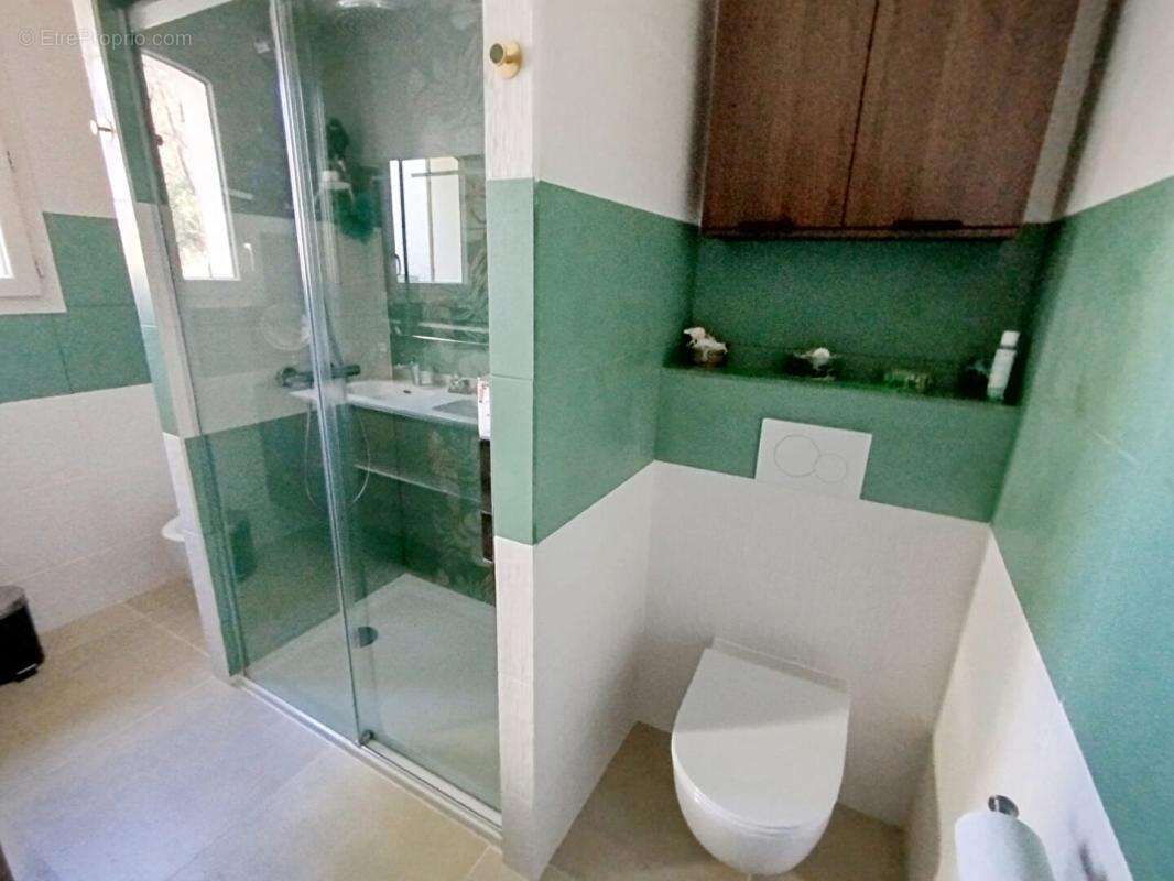 Maison Ponteves 188 m2 avec grande piscine et  grand sous sol de 145 m2 - photo 17