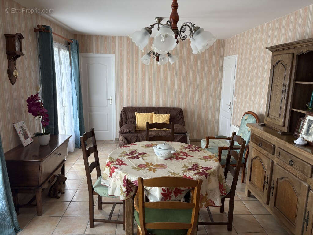 Maison à ARNAC-POMPADOUR