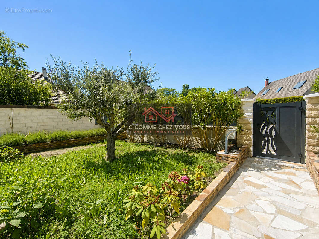 Maison à FERRIERES-EN-BRIE