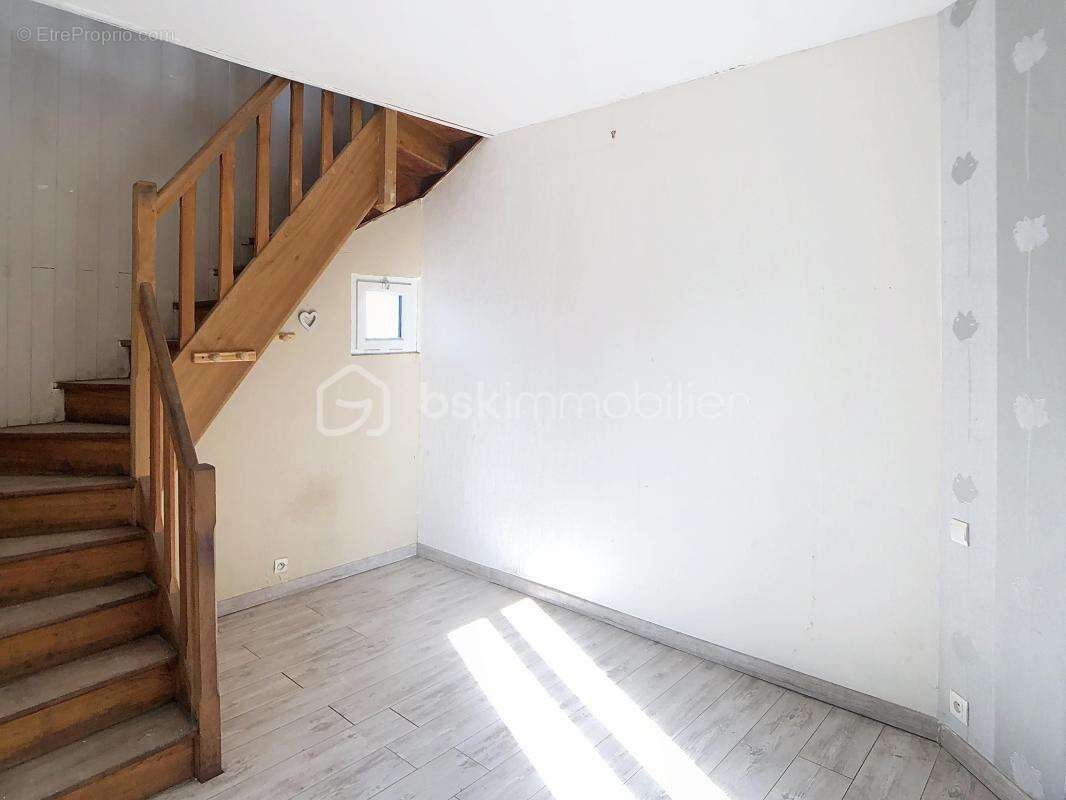 Maison à AMILLY