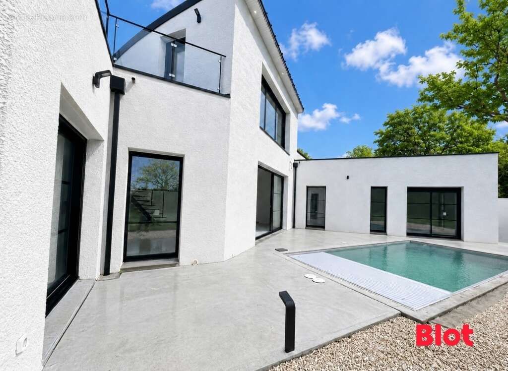 Maison à THEIX