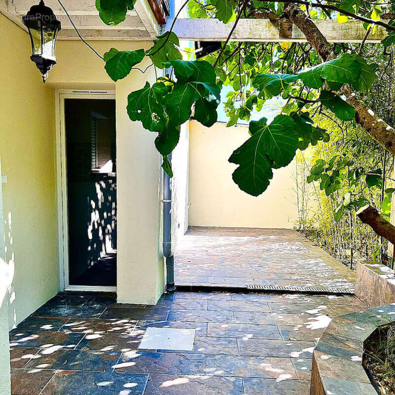 Maison à AMBARES-ET-LAGRAVE