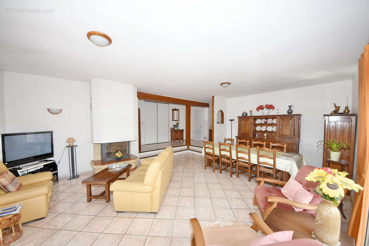 Maison à COURSAN