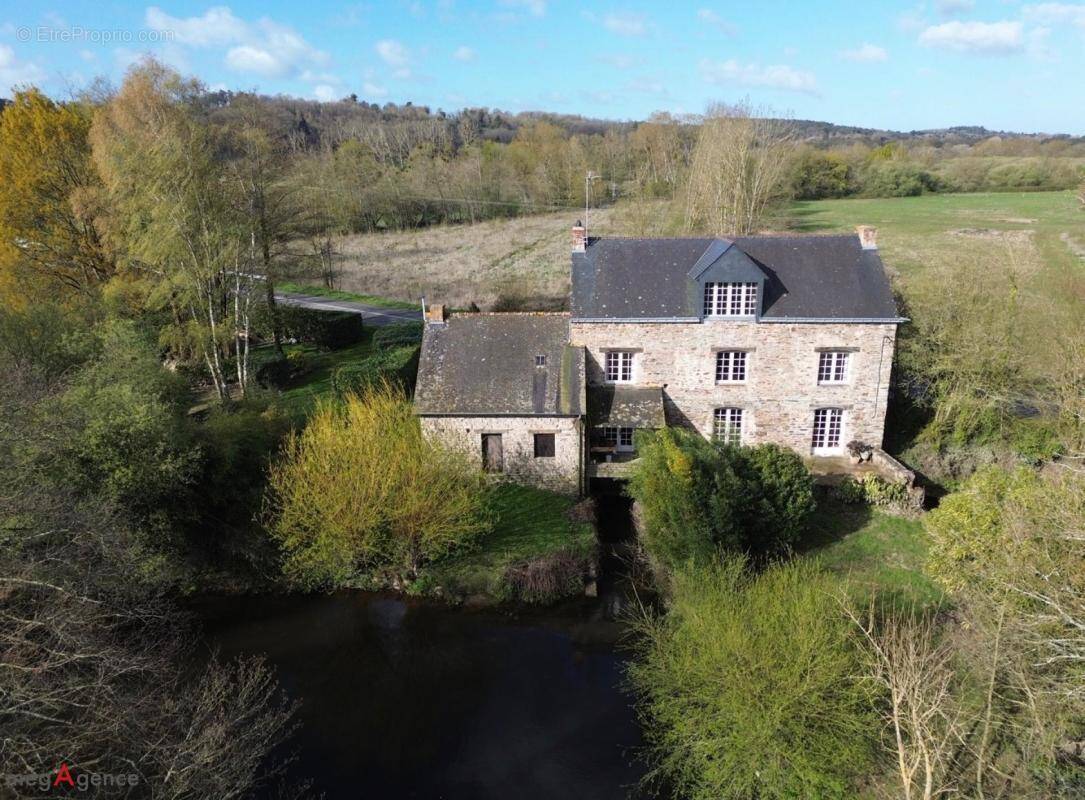 Maison à MALESTROIT