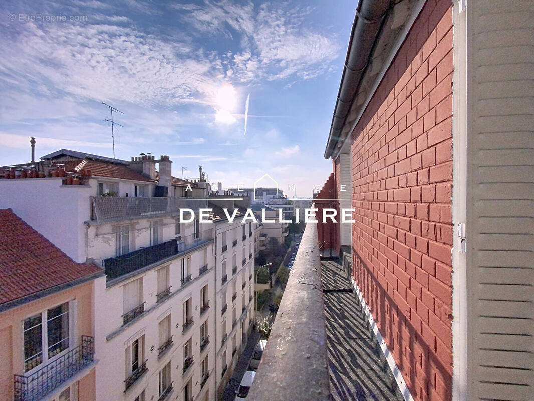 Appartement à COURBEVOIE