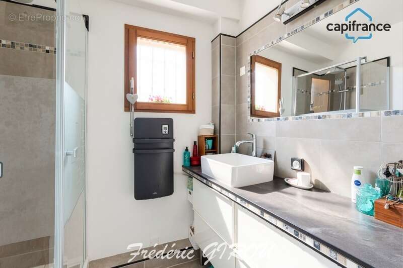 Appartement à MEYRARGUES