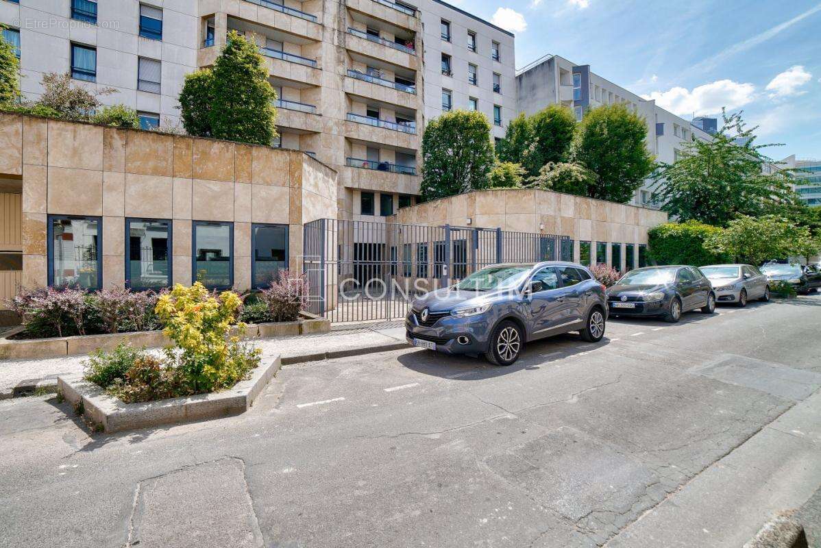 Commerce à COURBEVOIE