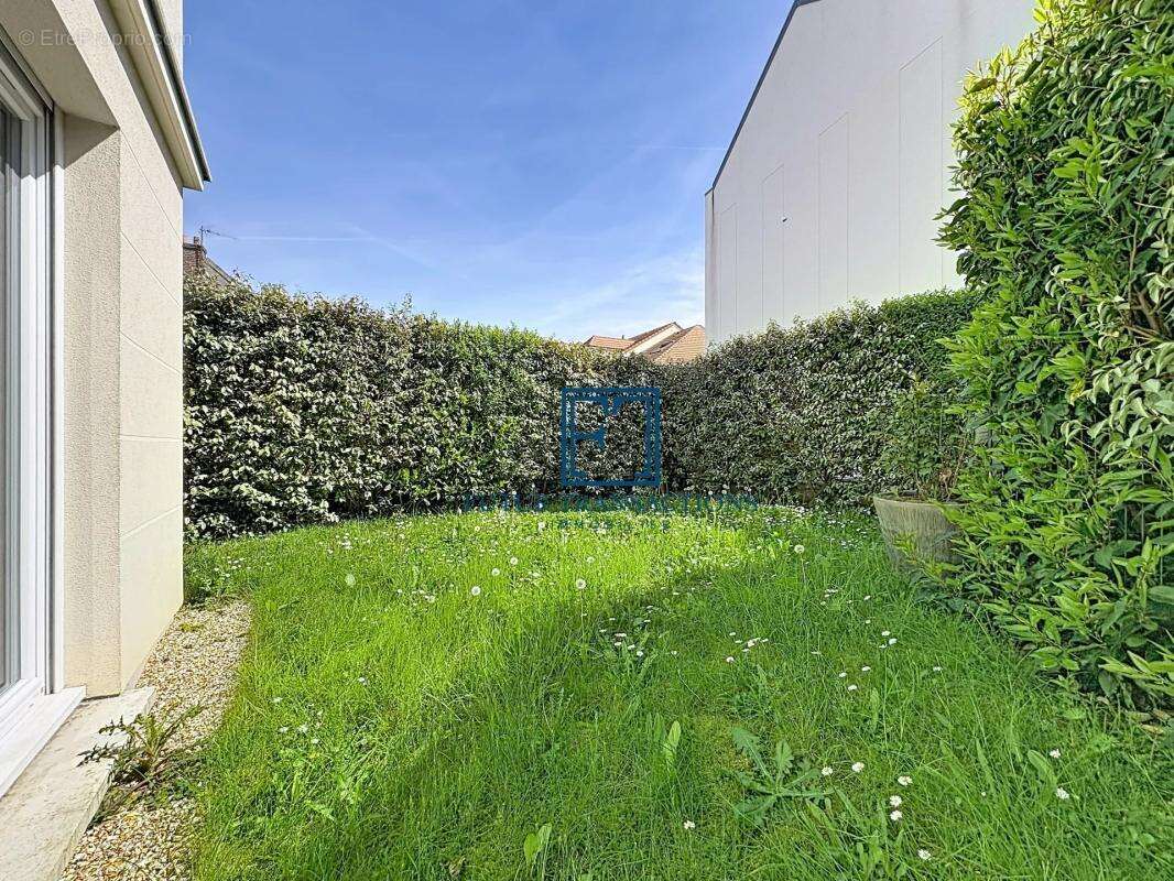 Appartement à MONTIGNY-LE-BRETONNEUX