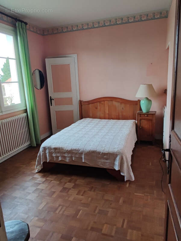 Maison à SAINT-YRIEIX-LA-PERCHE