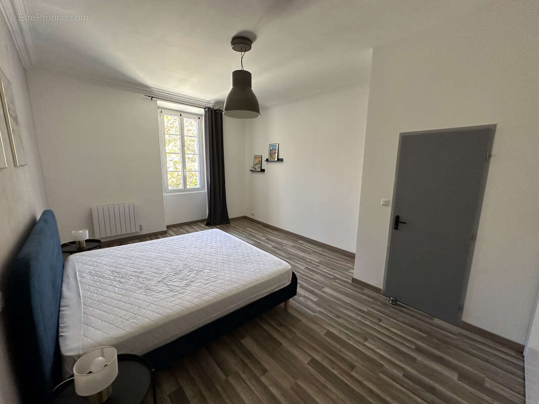 Appartement à COLLOBRIERES