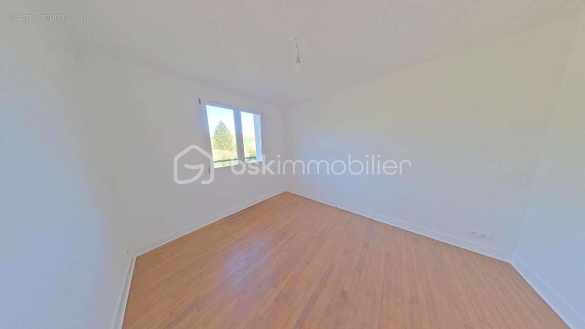 Maison à EGRISELLES-LE-BOCAGE