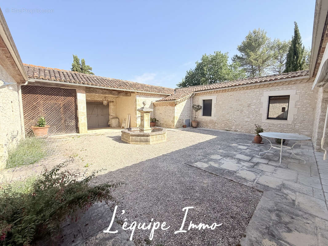 Maison à MAUVEZIN