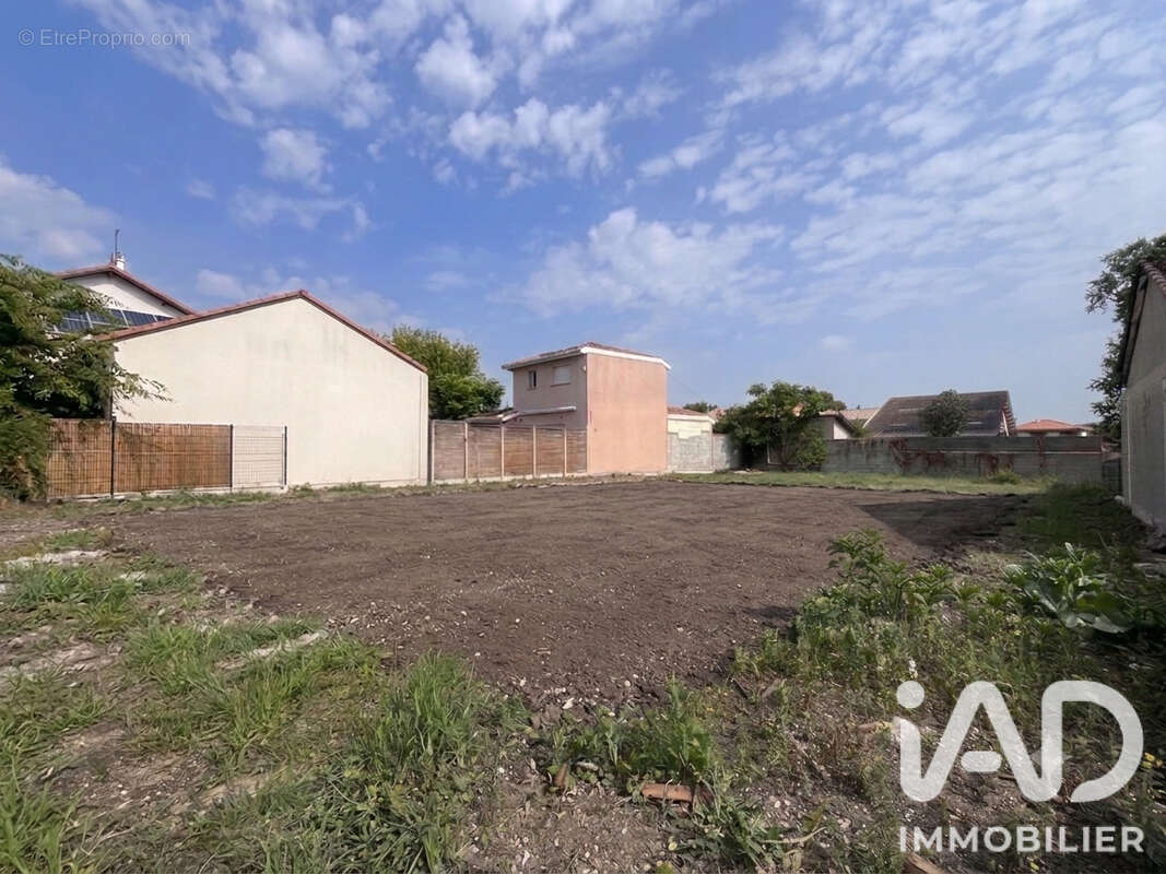 Terrain 681 m² à Pessac  - photo 2