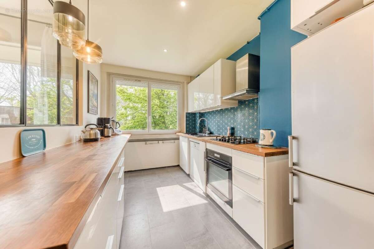 Appartement à MARNES-LA-COQUETTE