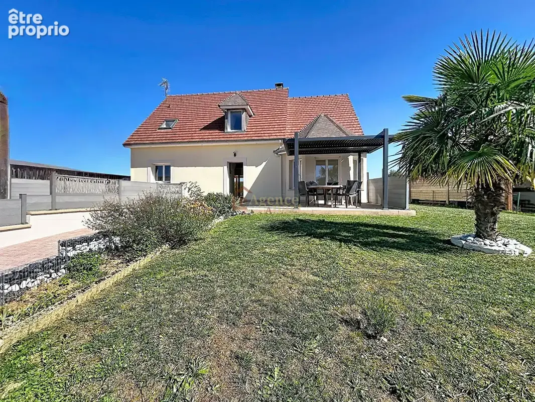 Photo Maison à Saint-Martin-De-Fontenay au prix de 387 400€