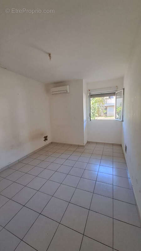 Appartement à REMIRE-MONTJOLY