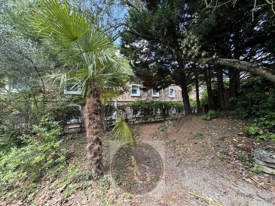 Commerce à CASTELNAUDARY