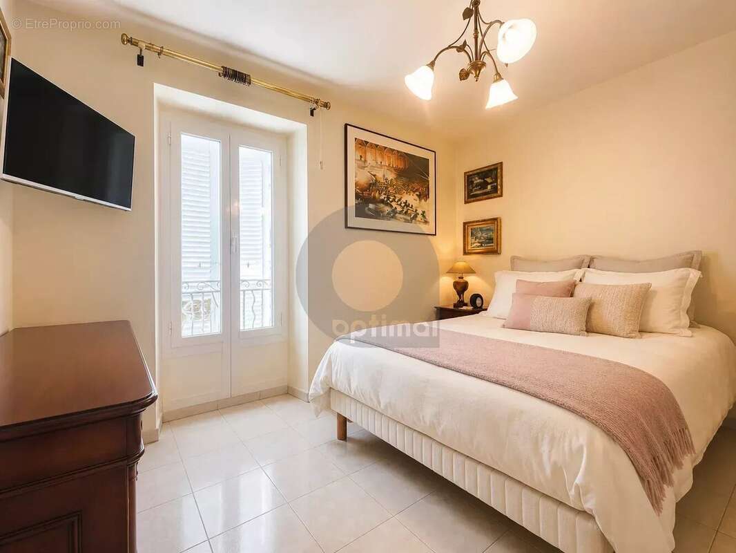Appartement à ROQUEBRUNE-CAP-MARTIN
