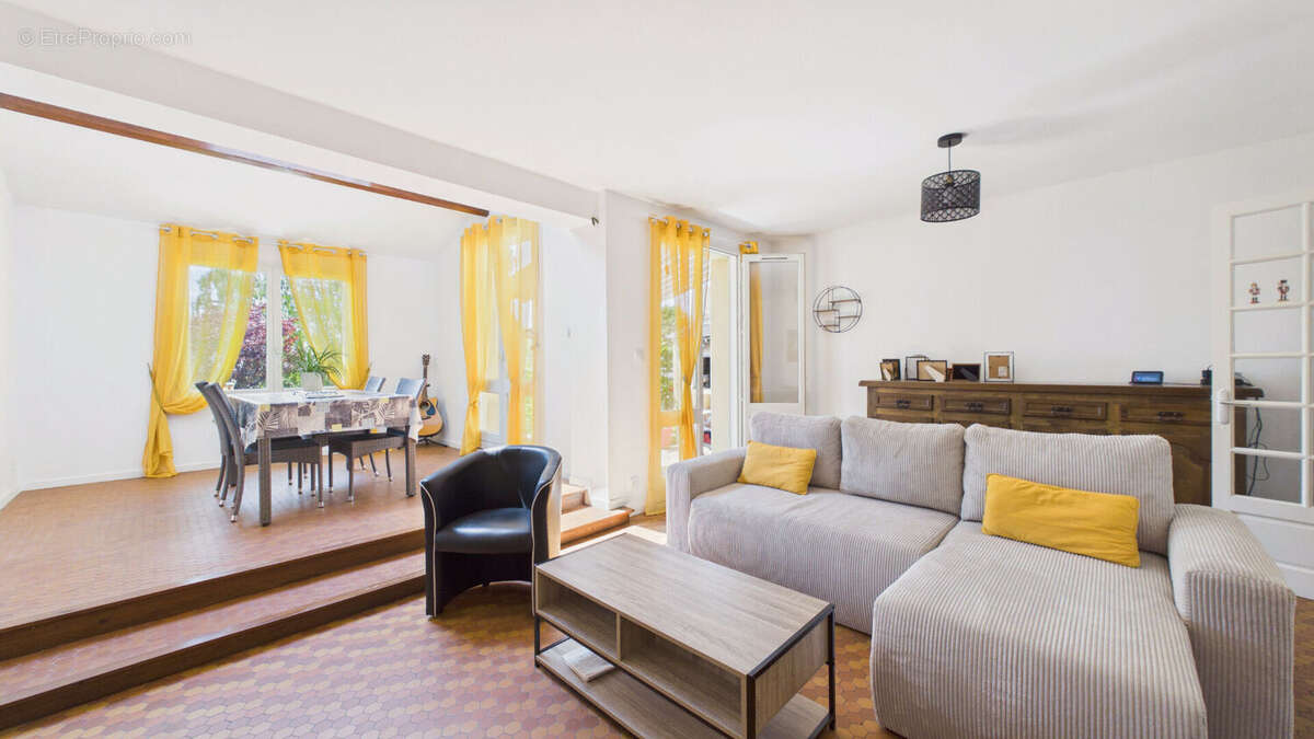 Maison mitoyenne T6, 4 chambres - Costes Rouges - photo 4