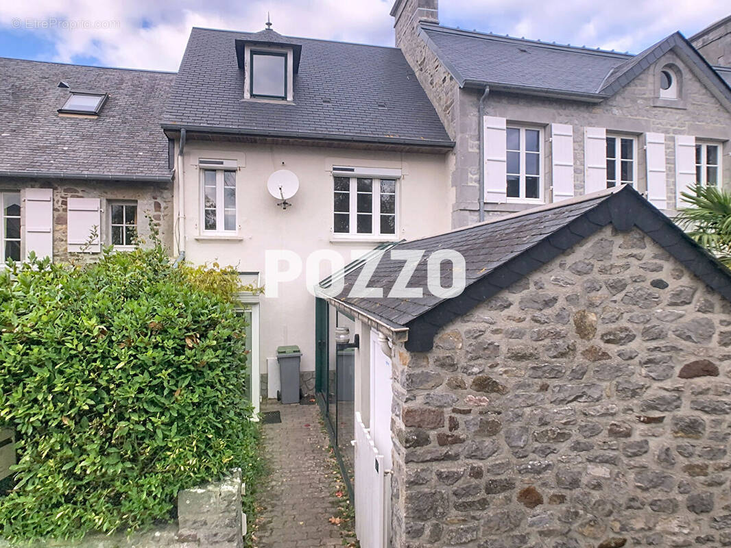 Maison à REGNEVILLE-SUR-MER
