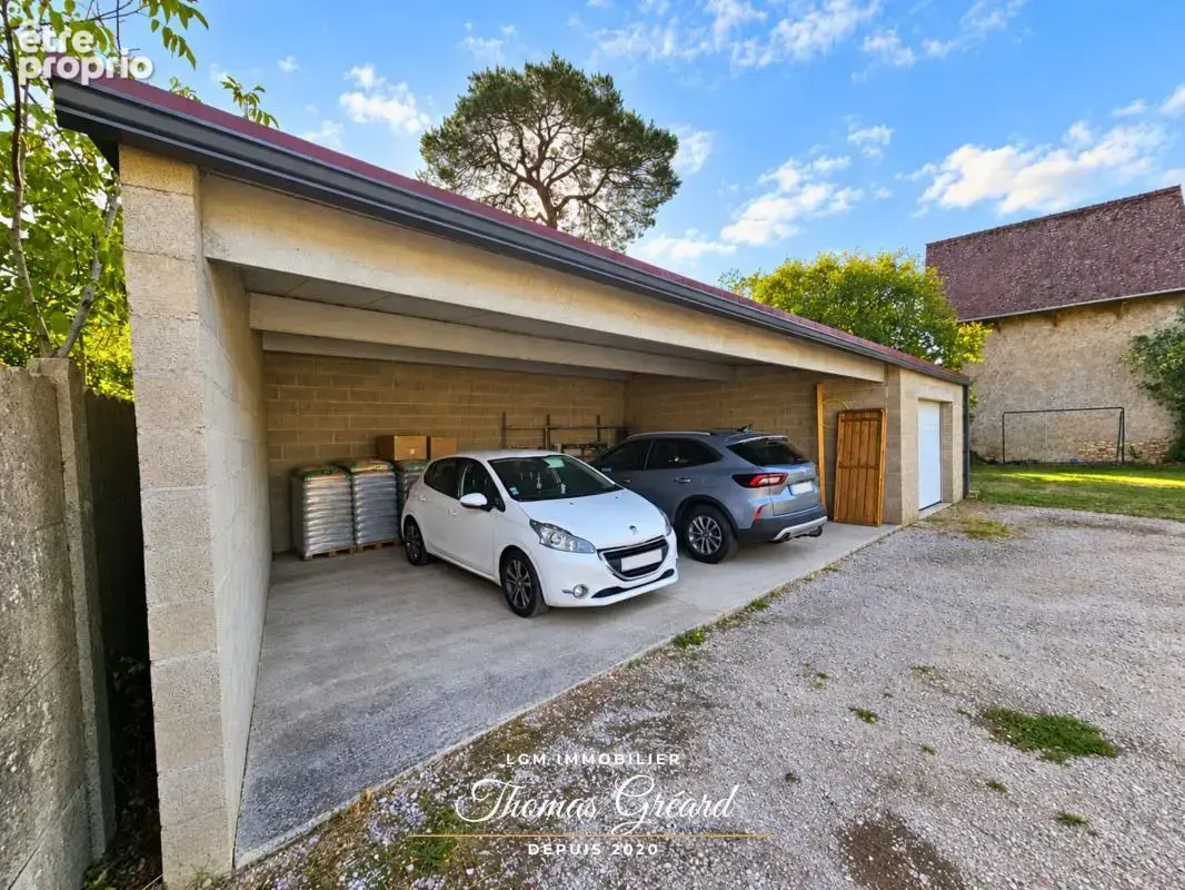  Longère rénovée – 161 m² habitables – 4 chambres – Terrain de 870 m² - Garage & carport - photo 13