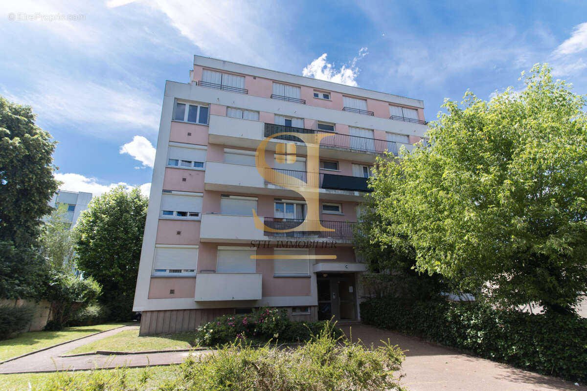Appartement à CORBEIL-ESSONNES