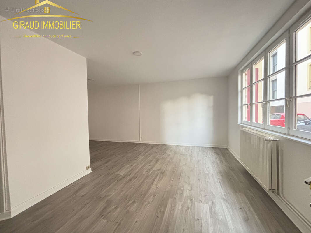Appartement à CHARLIEU