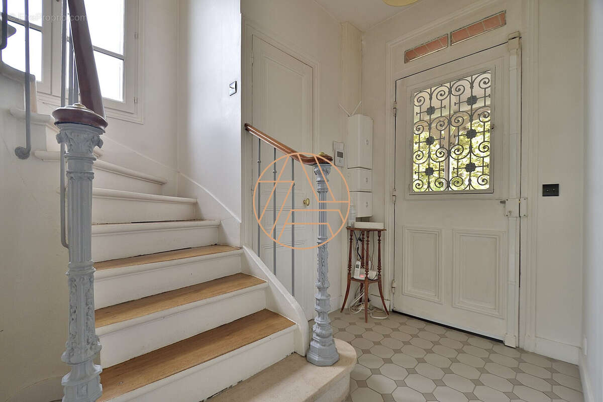 Maison à SAINT-MAUR-DES-FOSSES