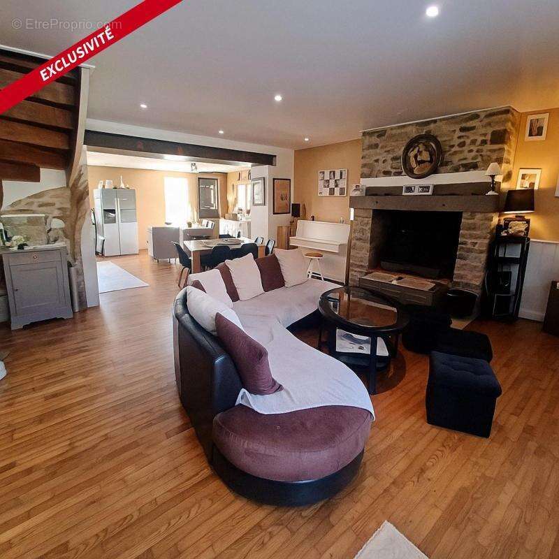 Maison à SAINT-CHRISTOPHE-DES-BOIS