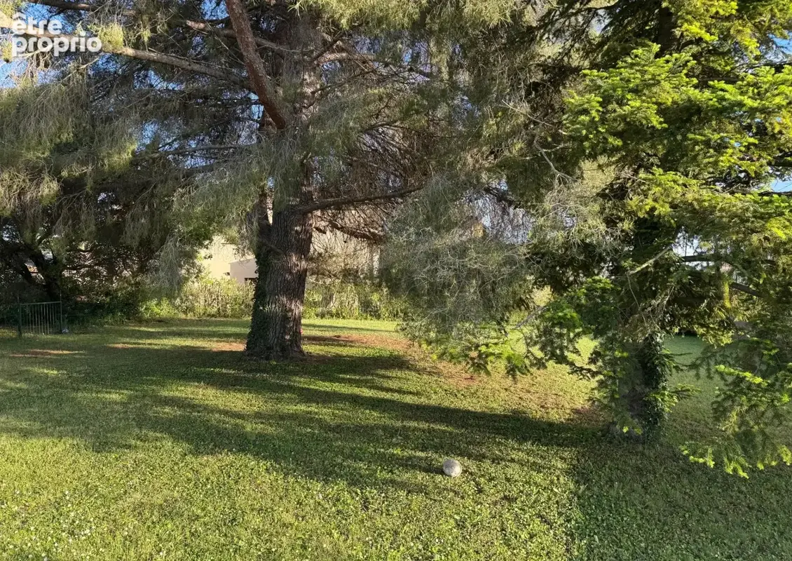 Terrain à CLARENSAC