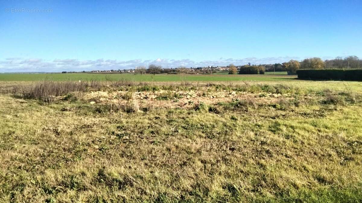 Terrain à YVERSAY