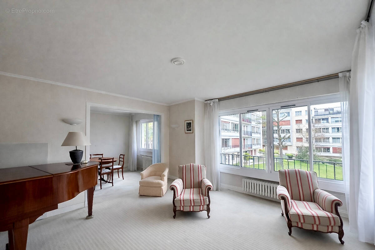 Appartement à VILLE-D'AVRAY