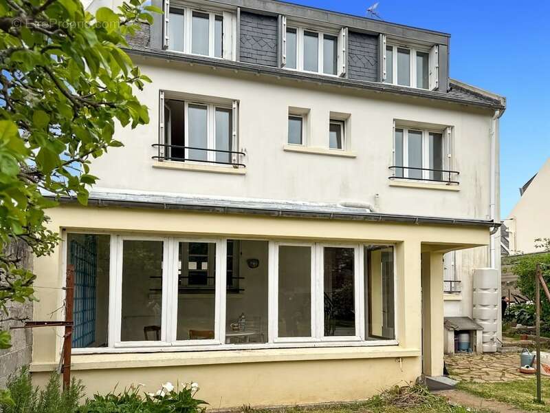 Maison à LE RELECQ-KERHUON