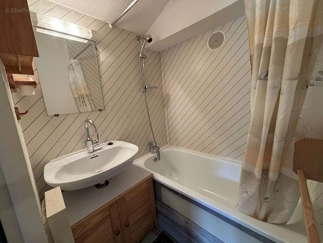 Appartement à MORILLON