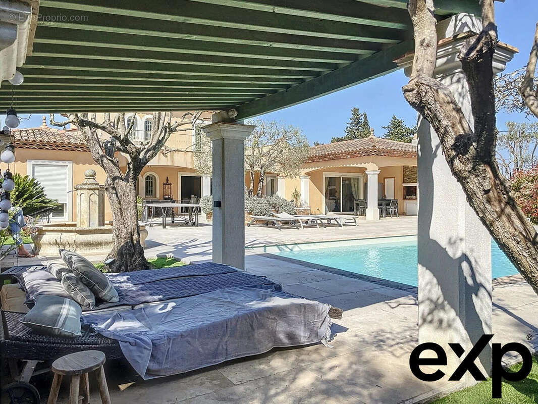 Maison à ROQUEBRUNE-SUR-ARGENS