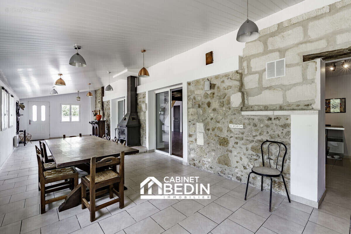 Maison à IZON