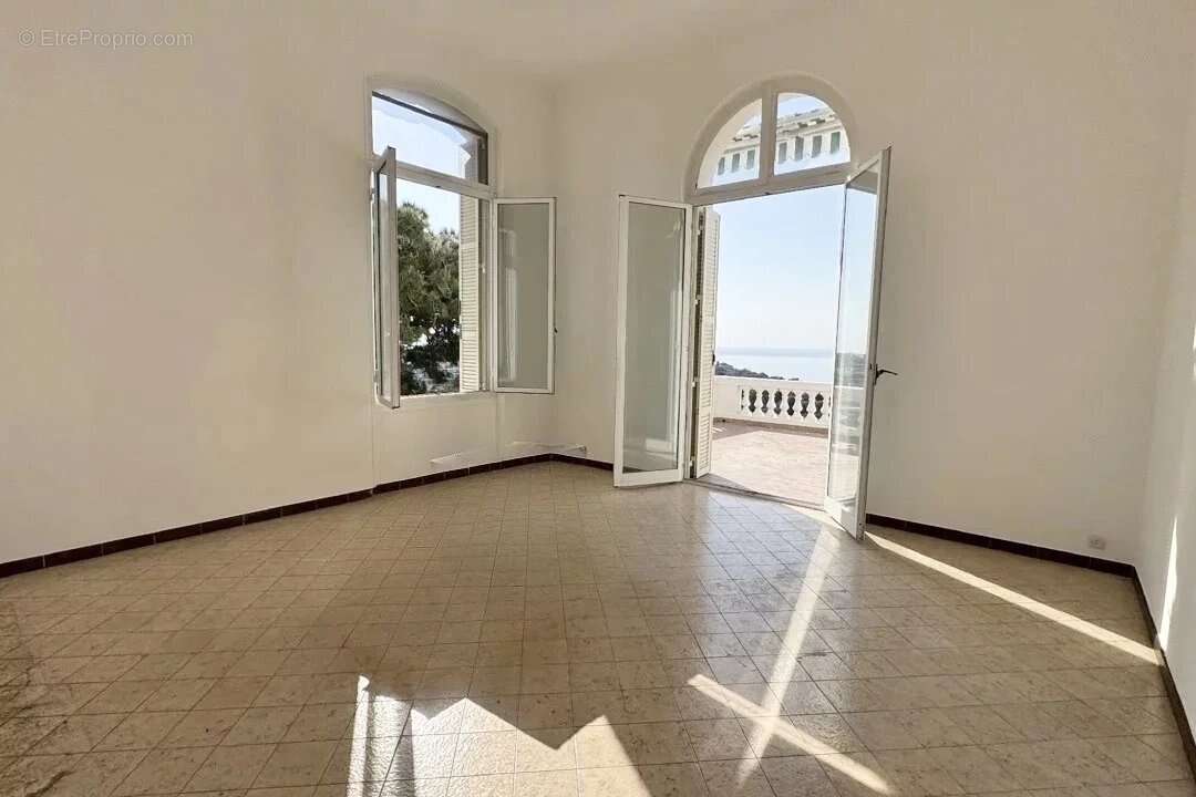 Appartement à ROQUEBRUNE-CAP-MARTIN