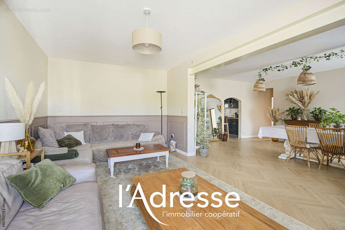 Exclusivité l'Adresse - Toulouse (Quartier Bordeblanche / Lardenne) - Maison T5 de 157.28m² sur un Terrain de 425m² - photo 6