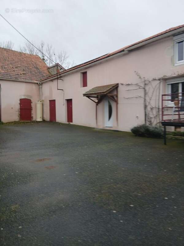Maison à MONTEIGNET-SUR-L'ANDELOT